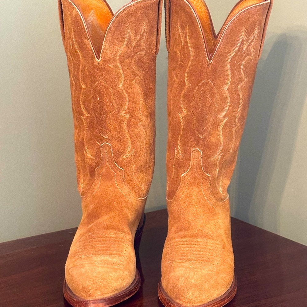 Lucchese women’s tan suede Western boots